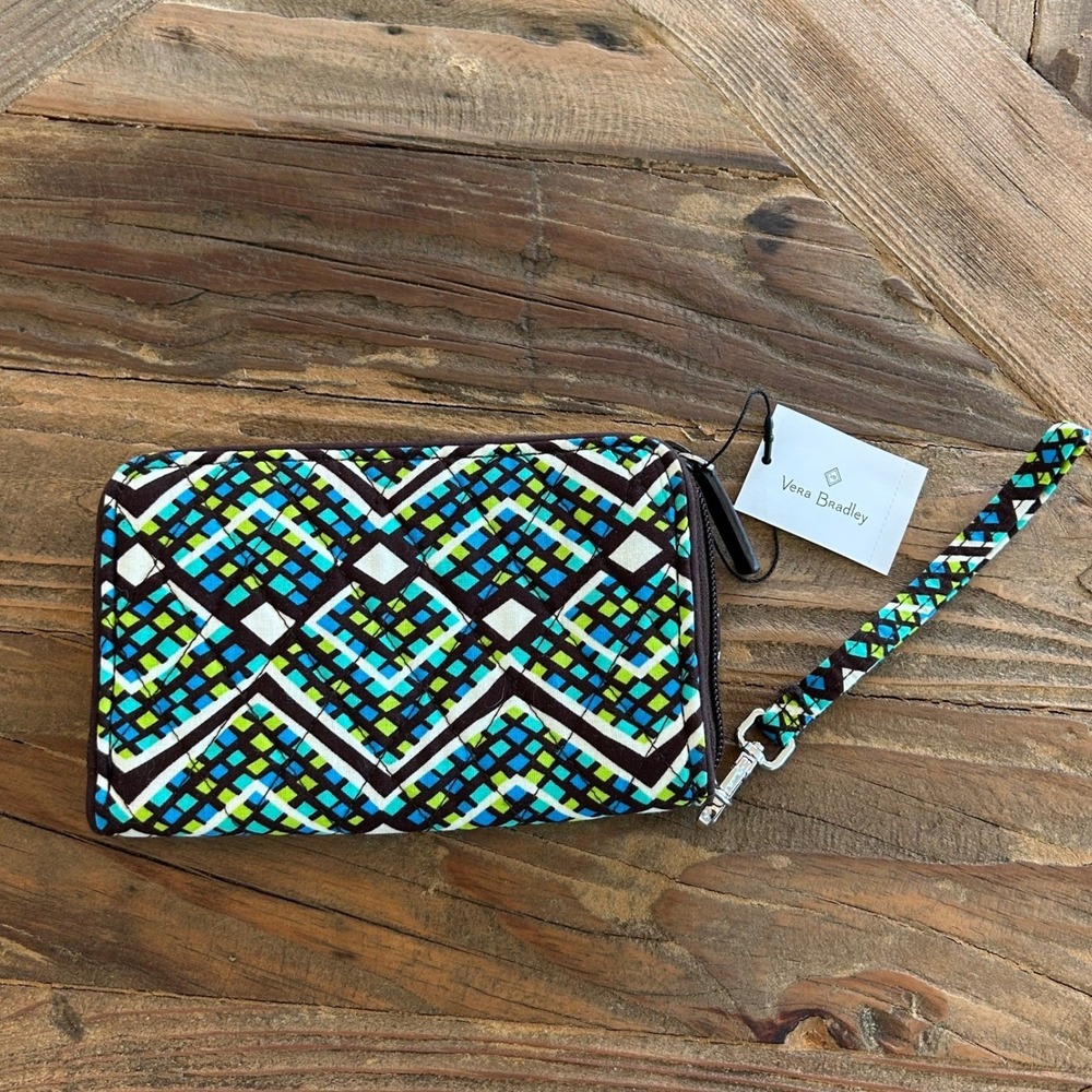 Vera Bradley RFID Grab & Go Wristlet Wallet Rain Forest Pattern Zip Around NWT